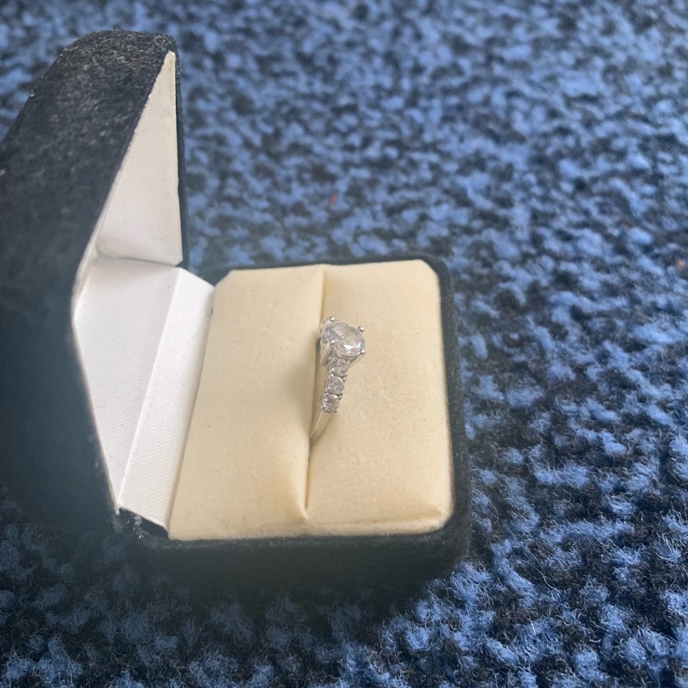 “Diamond” ring. - Picture 2 of 5